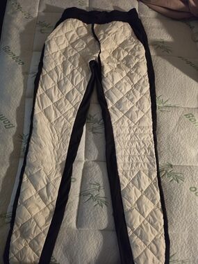 ALO Yoga Quilted Track Pants in Black and Cream